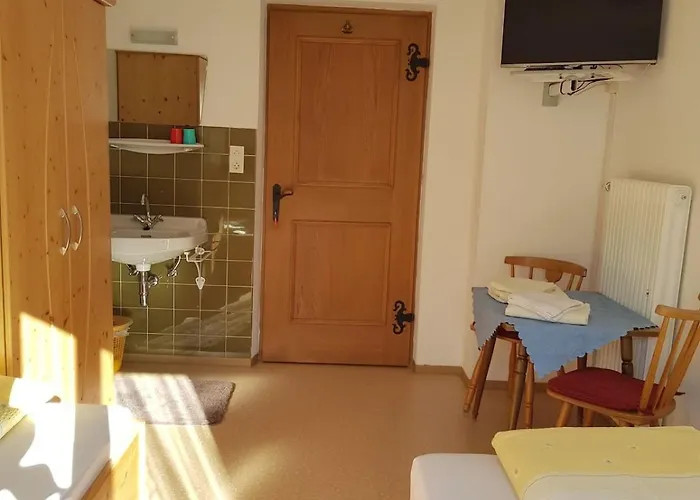 Farbmacher アパート *